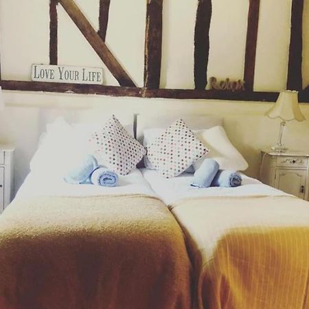 Stunning Barn Conversion Ideal For Large Families Bildeston エクステリア 写真