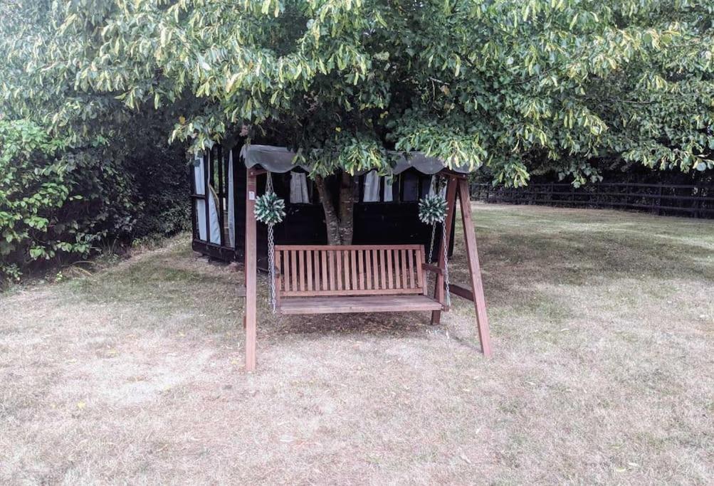 Stunning Barn Conversion Ideal For Large Families Bildeston エクステリア 写真