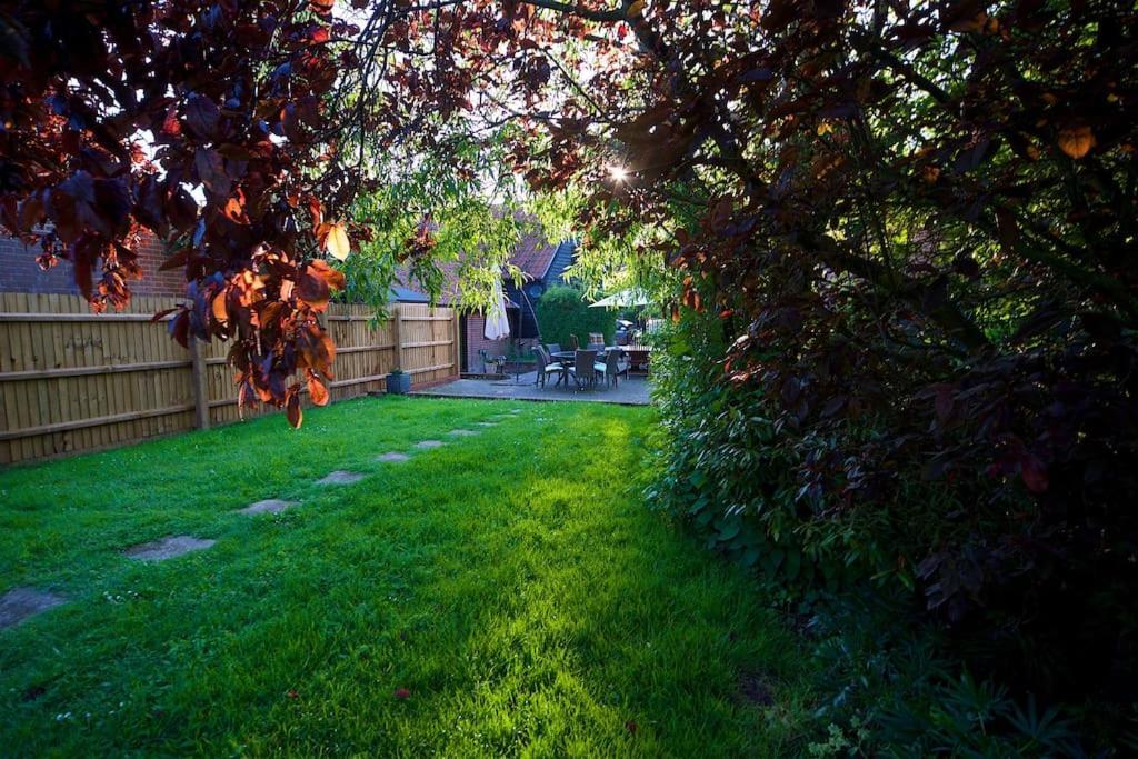 Stunning Barn Conversion Ideal For Large Families Bildeston エクステリア 写真