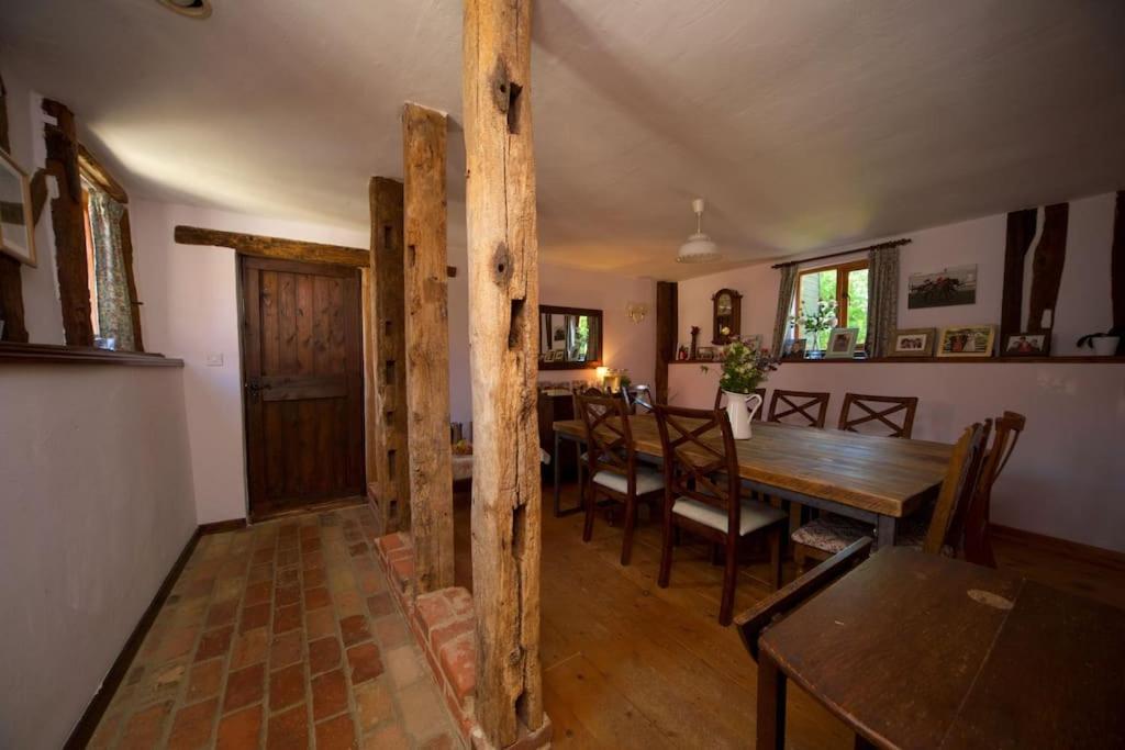Stunning Barn Conversion Ideal For Large Families Bildeston エクステリア 写真
