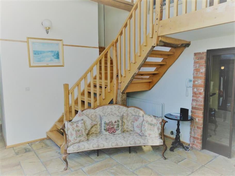 Stunning Barn Conversion Ideal For Large Families Bildeston エクステリア 写真