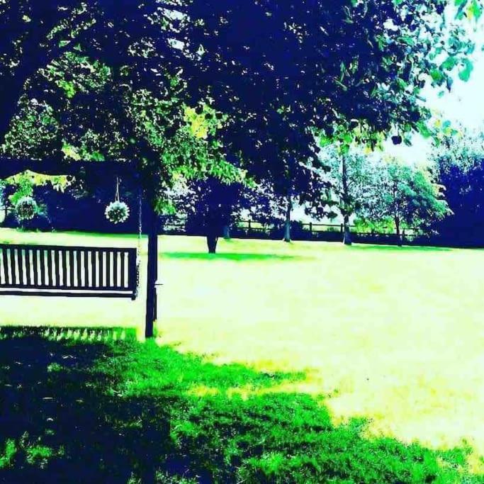 Stunning Barn Conversion Ideal For Large Families Bildeston エクステリア 写真