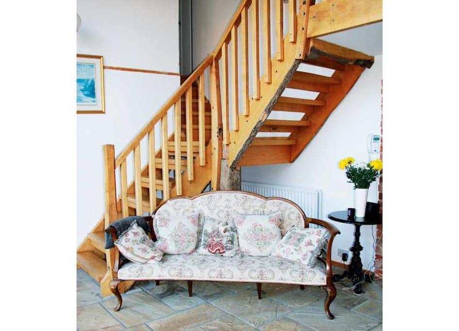Stunning Barn Conversion Ideal For Large Families Bildeston エクステリア 写真