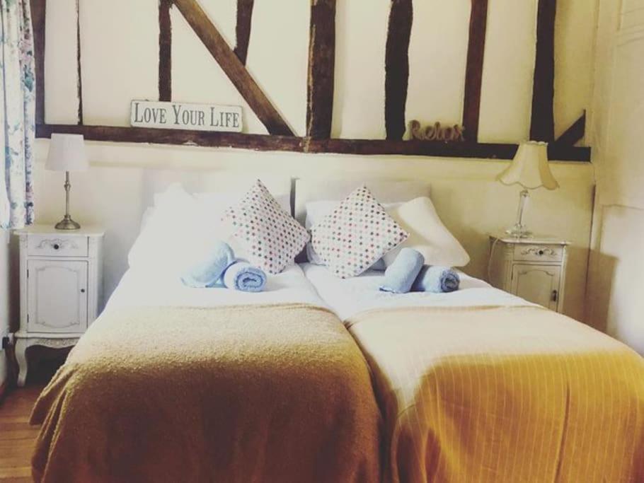 Stunning Barn Conversion Ideal For Large Families Bildeston エクステリア 写真